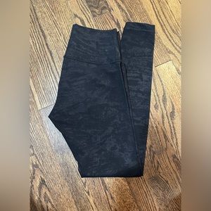 Lululemon Wunder Under Black Size 6 Print